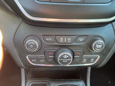 2019 Jeep Cherokee Latitude Plus CLEAN CARFAX / REMOTE START