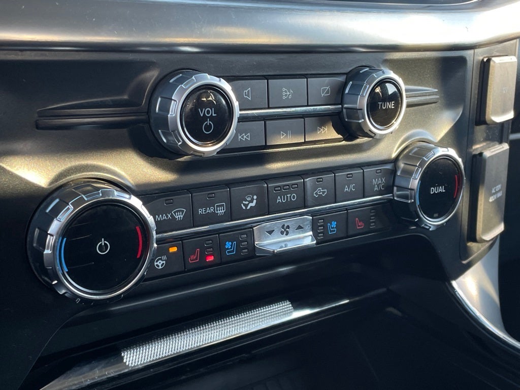 2022 Ford F-150 Lariat LOADED / V8 / CLEAN CARFAX