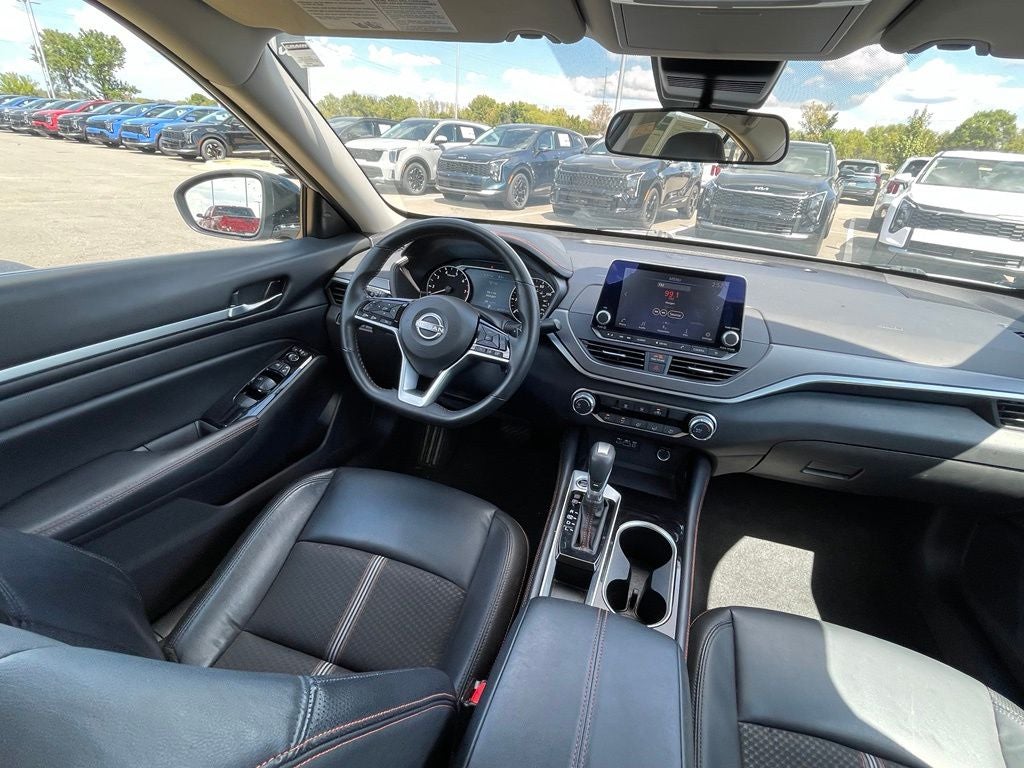 2025 Nissan Altima 2.5 SR ONE OWNER / POWER DRIVERS SEAT / BLIND SPOT