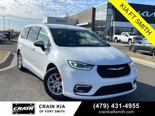 2023 Chrysler Pacifica Touring L HEATED SEATS / ONE OWNER