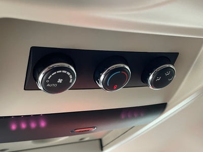 2013 Chrysler Town & Country Touring CLEAN CARFAX / LOW PAYMENTS