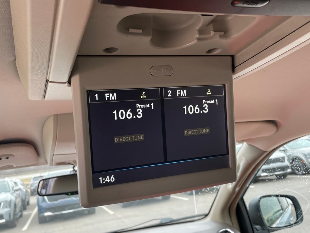 2013 Chrysler Town & Country Touring CLEAN CARFAX / LOW PAYMENTS