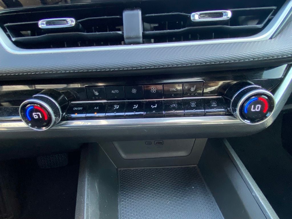2026 Chevrolet Equinox LT ONE OWNER / HEATED SEATS