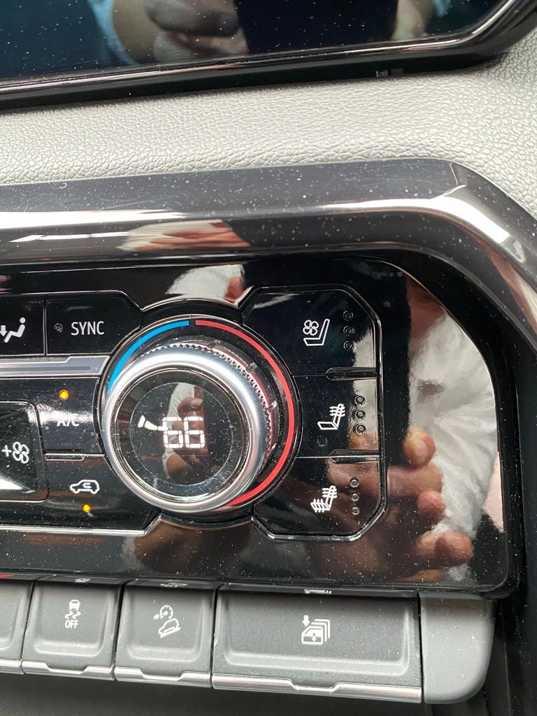 2022 GMC Sierra 1500 AT4 4x4 / HEATED SEATS