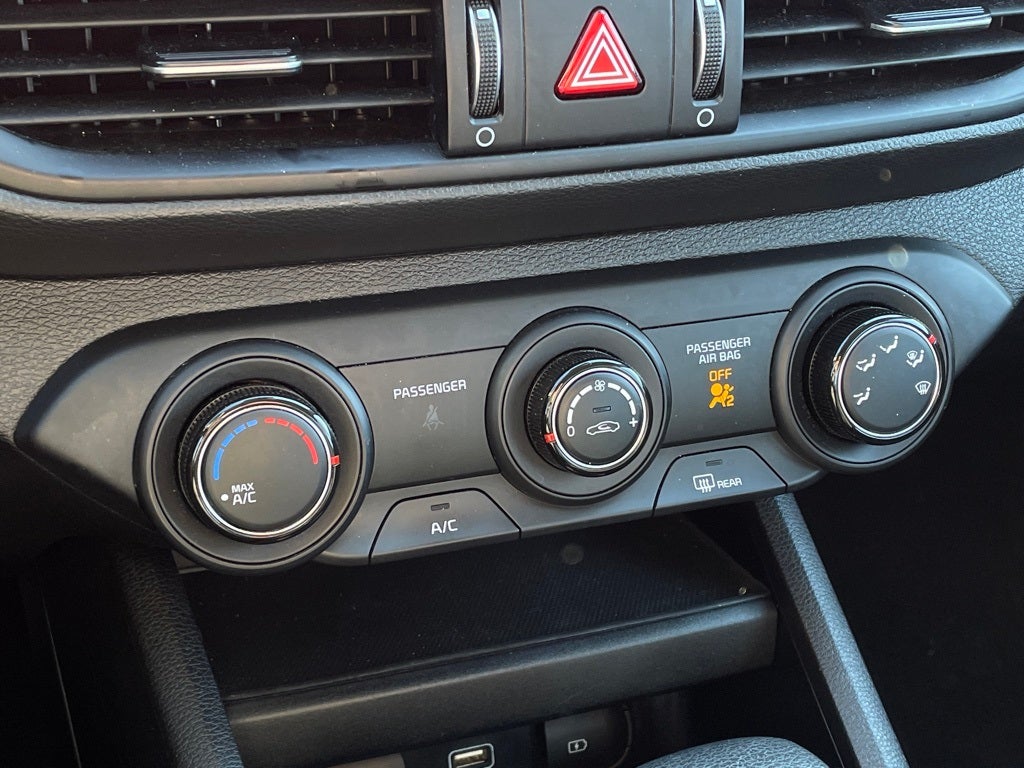 2024 Kia Forte LXS CPO / ONE OWNER