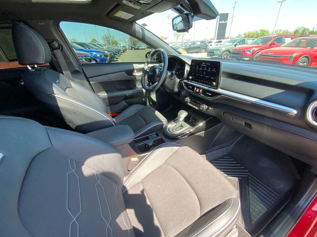 2024 Kia Forte GT-Line SUNROOF / HEATED SEATS / NAV