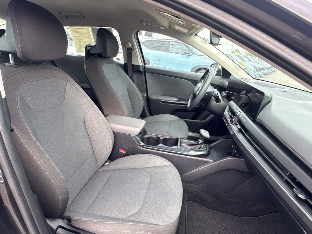 2025 Kia K4 LX