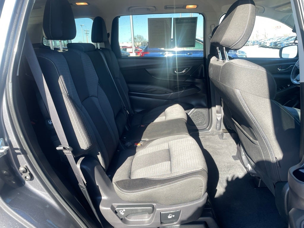 2023 Subaru Ascent Premium AWD / HEATED SEATS