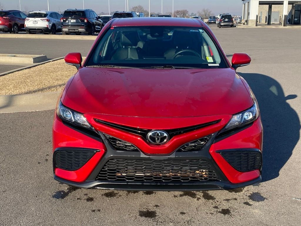 2021 Toyota Camry SE ONE OWNER / CLEAN CARFAX
