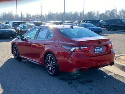 2021 Toyota Camry SE ONE OWNER / CLEAN CARFAX