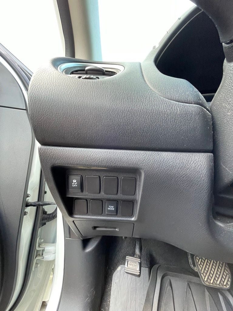 2016 Nissan Pathfinder SV