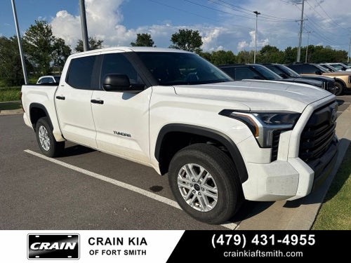 2024 Toyota Tundra SR5 4X4 / ONE OWNER / CLEAN CARFAX