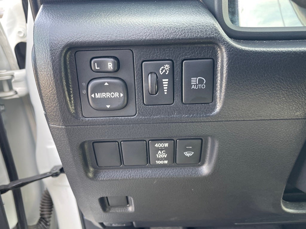 2023 Toyota 4Runner SR5 4X4 / ONE OWNER