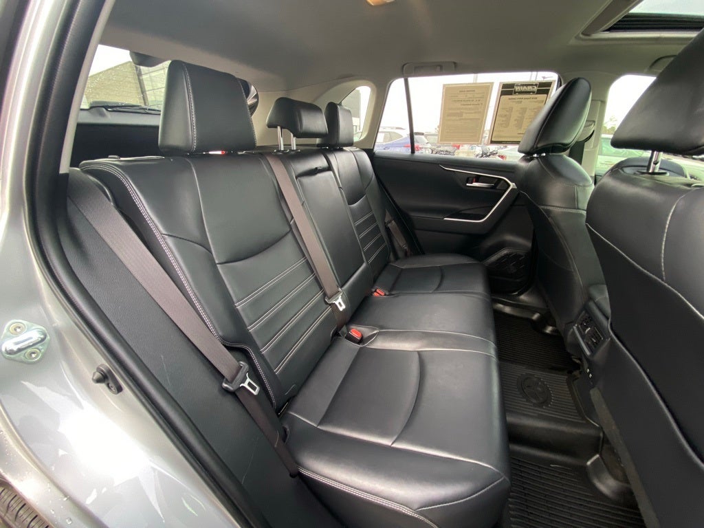 2019 Toyota RAV4 Limited AWD / LEATHER / SUNROOF
