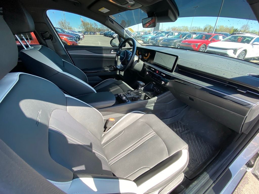 2025 Kia K5 GT-Line HEATED SEATS / NAV / ONE OWNER