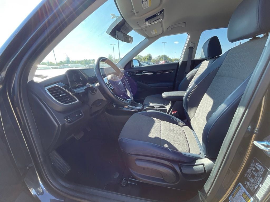 2025 Kia Seltos S ONE OWNER / HEATED SEATS / NAV