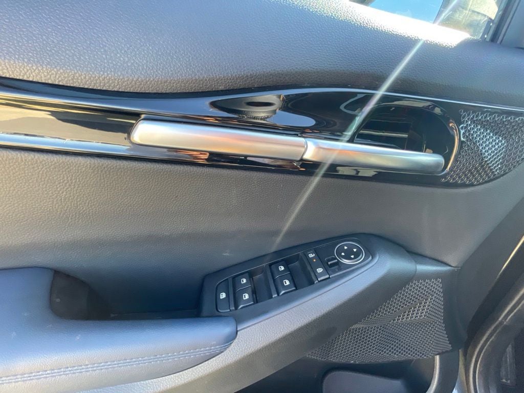 2025 Kia Seltos S ONE OWNER / HEATED SEATS / NAV
