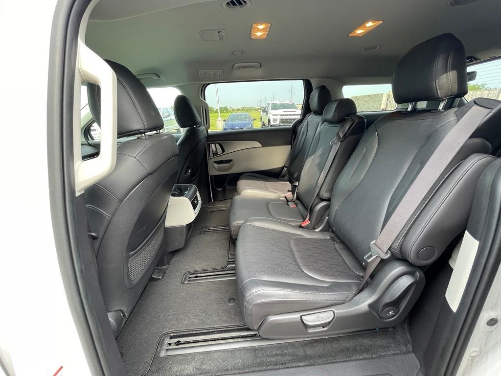 2024 Kia Carnival LX ONE OWNER / CLEAN CARFAX