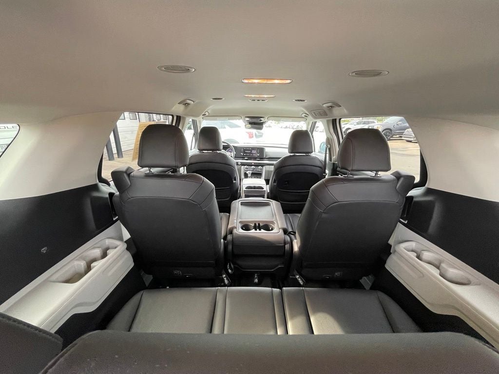2024 Kia Carnival LX ONE OWNER / CLEAN CARFAX
