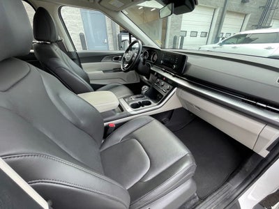 2024 Kia Carnival LX ONE OWNER / CLEAN CARFAX