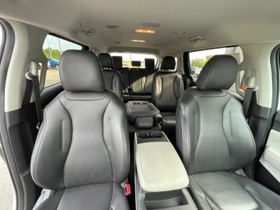 2024 Kia Carnival LX ONE OWNER / CLEAN CARFAX