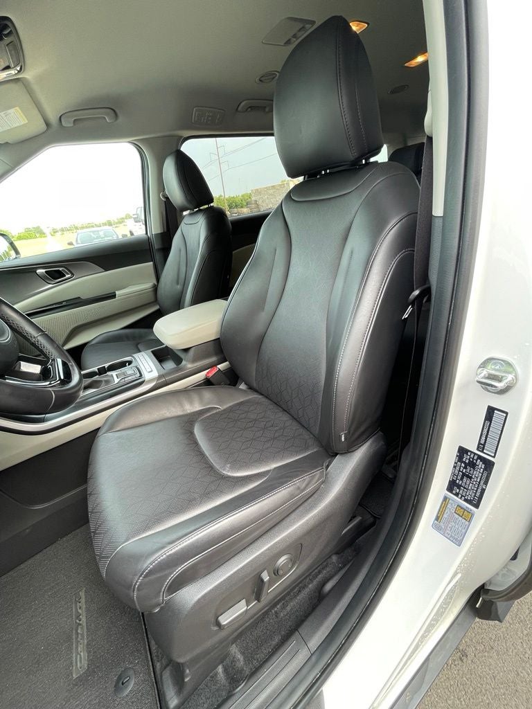 2024 Kia Carnival LX ONE OWNER / CLEAN CARFAX