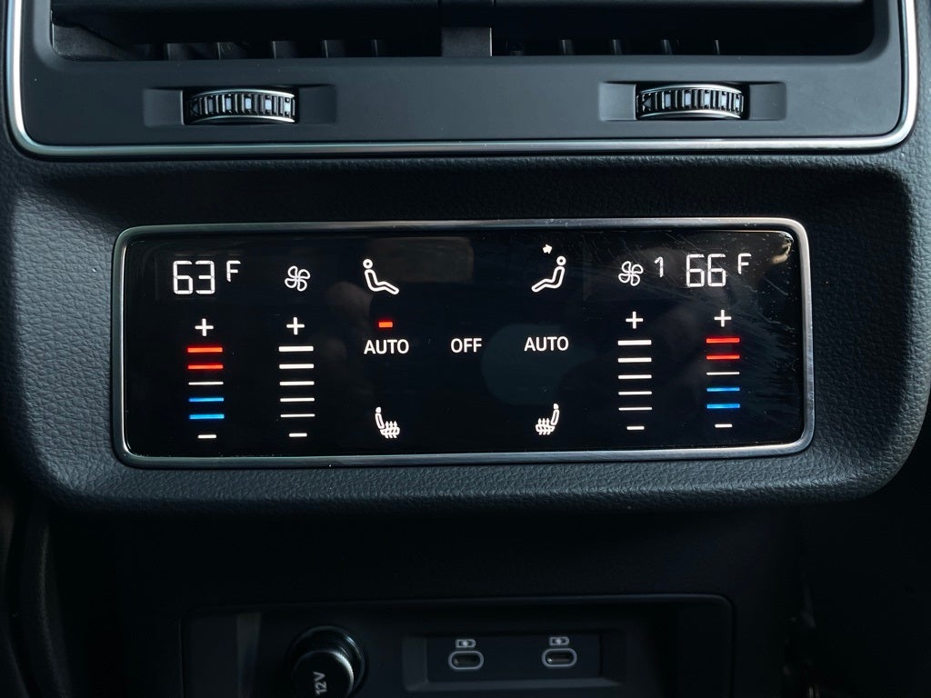 2022 Audi SQ7 MOONROOF / LEATHER / HEATED SEATS quattro