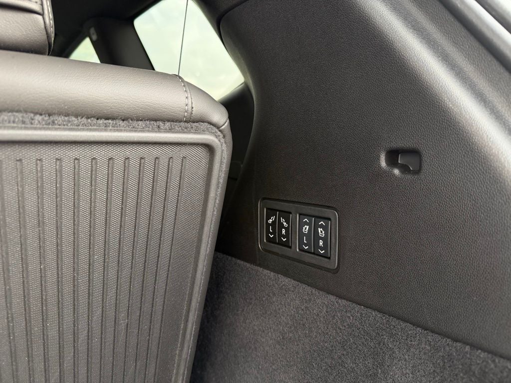 2025 Cadillac XT6 Sport