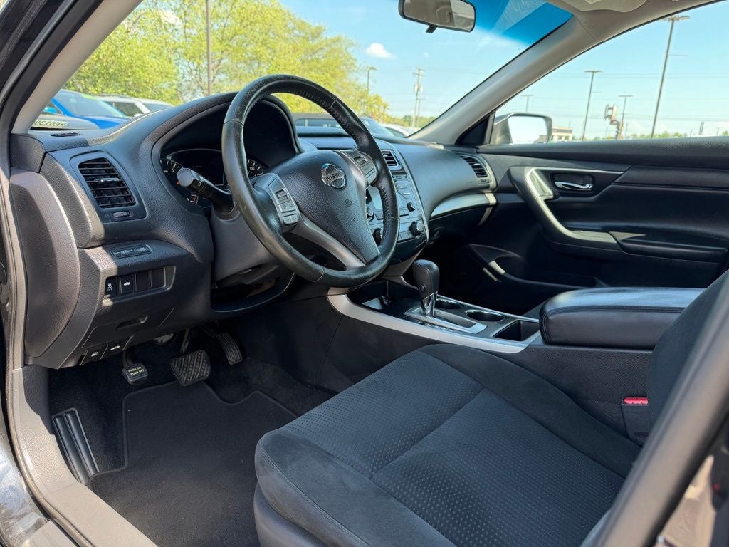 2015 Nissan Altima 2.5 SV *LOW MILES