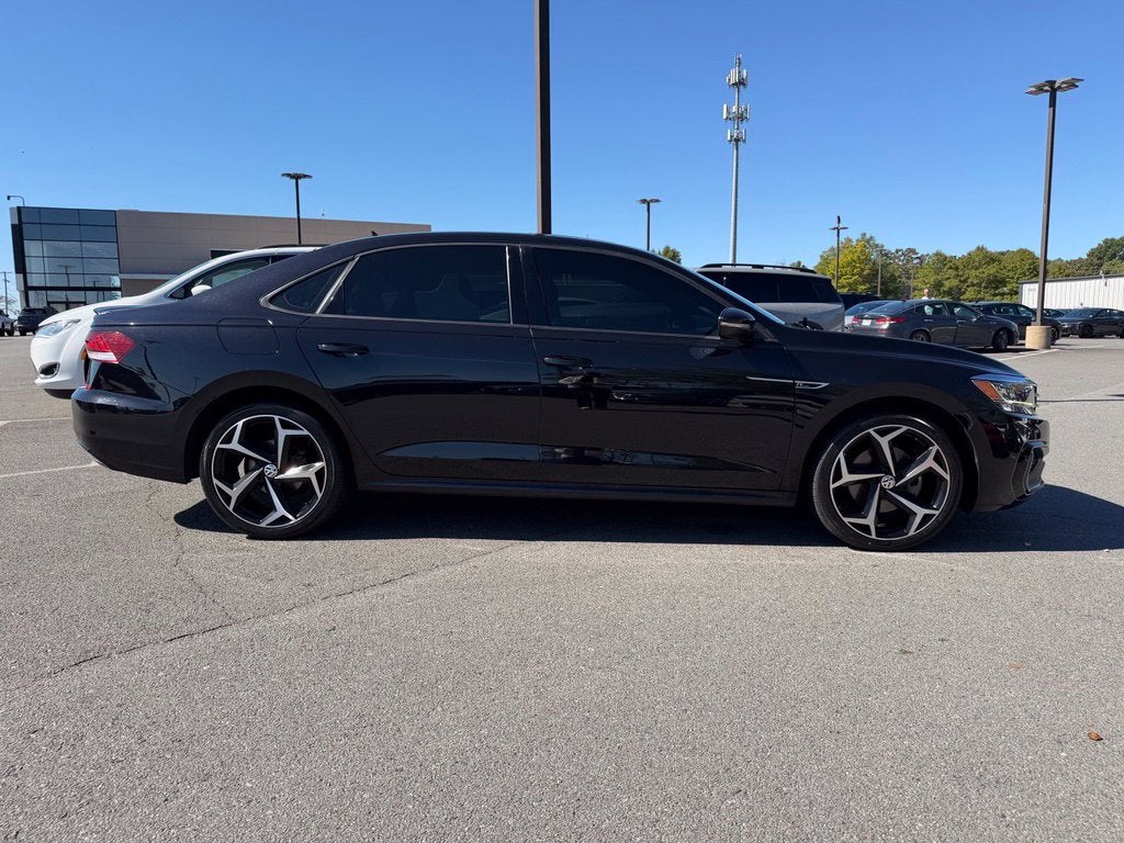 2021 Volkswagen Passat 2.0T R-Line