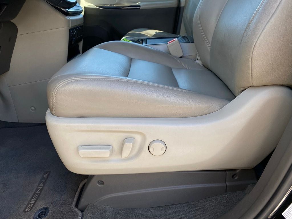 2019 Toyota Sienna XLE 8 Passenger