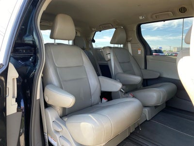 2019 Toyota Sienna XLE 8 Passenger
