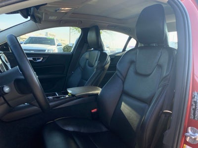 2023 Volvo S60 Recharge Plug-In Hybrid T8 Plus Dark Theme