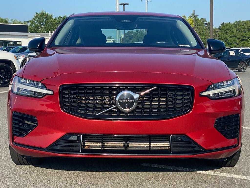 2023 Volvo S60 Recharge Plug-In Hybrid T8 Plus Dark Theme