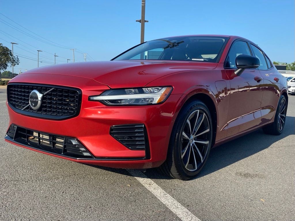 2023 Volvo S60 Recharge Plug-In Hybrid T8 Plus Dark Theme