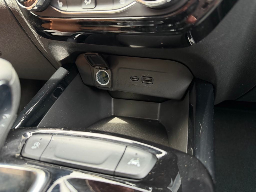 2024 Chevrolet Trax LT *Clean Carfax/One-Owner