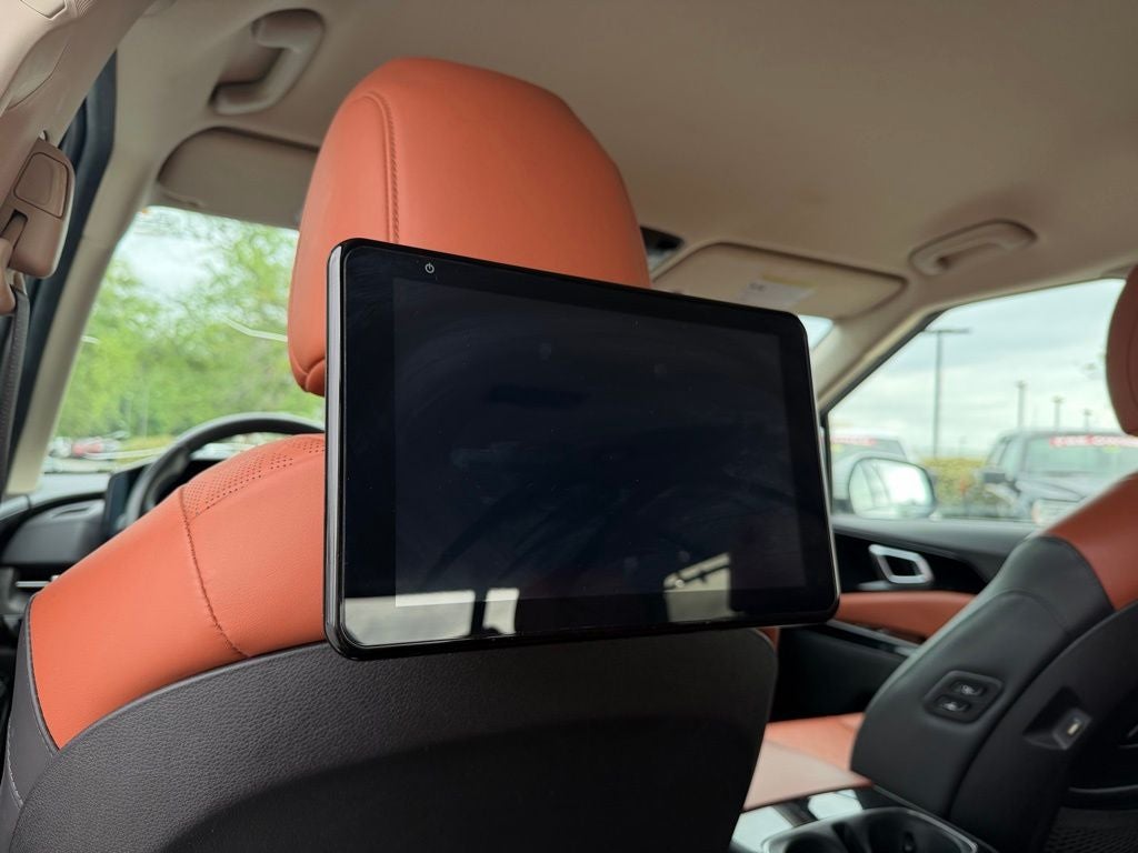 2024 Kia Carnival SX