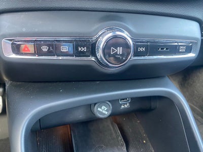2021 Volvo XC40 R-Design *Advanced Package/Climate Package
