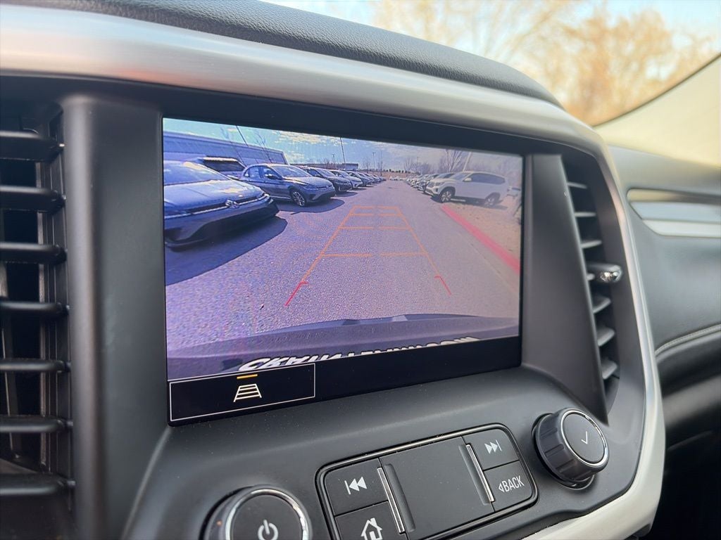 2023 GMC Acadia SLT CLEAN CARFAX LOW MILES!!