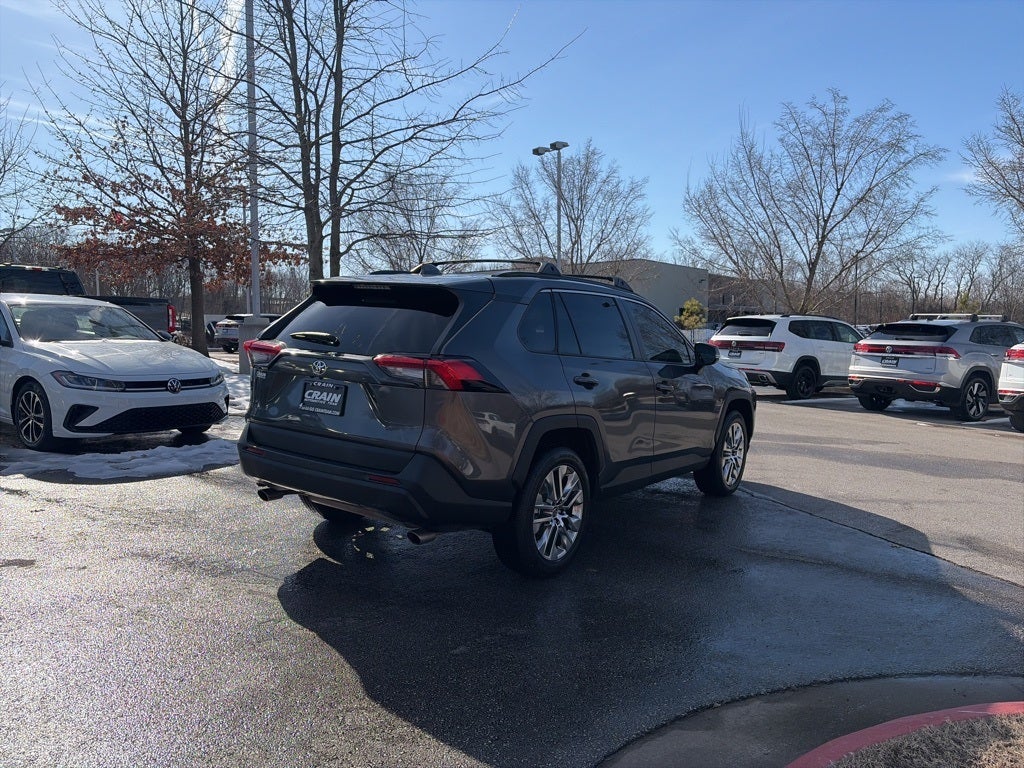 2021 Toyota RAV4 XLE Premium 1-OWNER