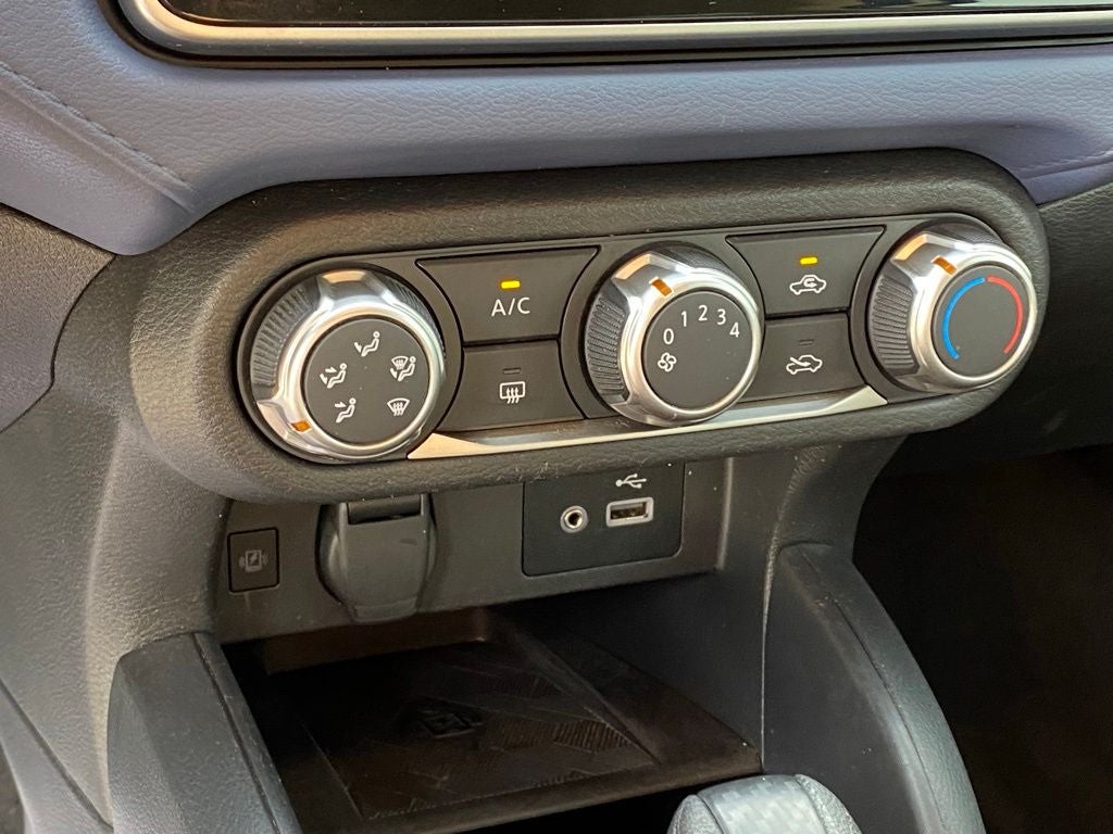 2024 Nissan Versa 1.6 SV CLEAN 1 OWNER CARFAX