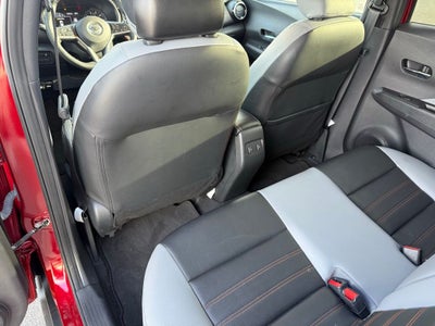 2021 Nissan Kicks SR