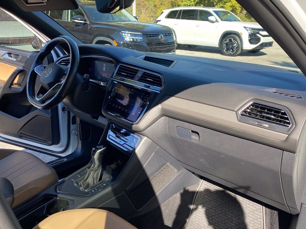 2022 Volkswagen Tiguan 2.0T SE R-Line Black