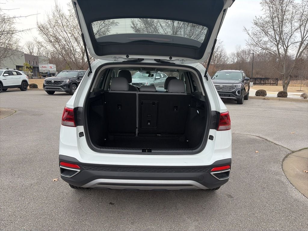 2024 Volkswagen Taos 1.5T SE