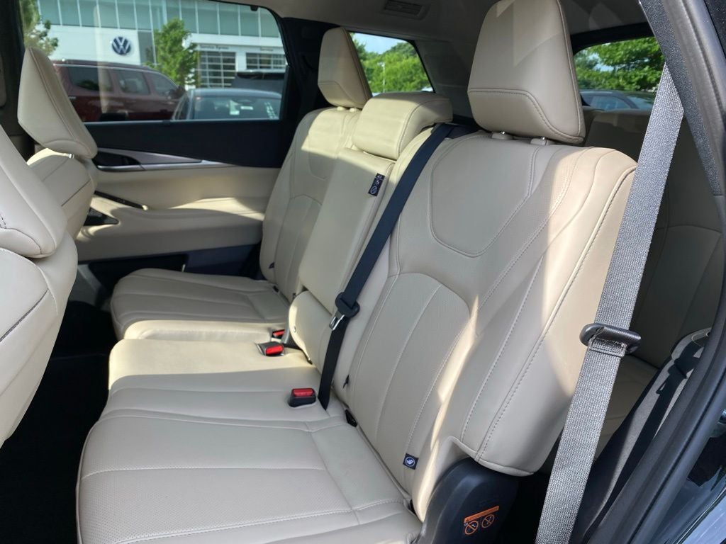 2024 INFINITI QX60 LUXE