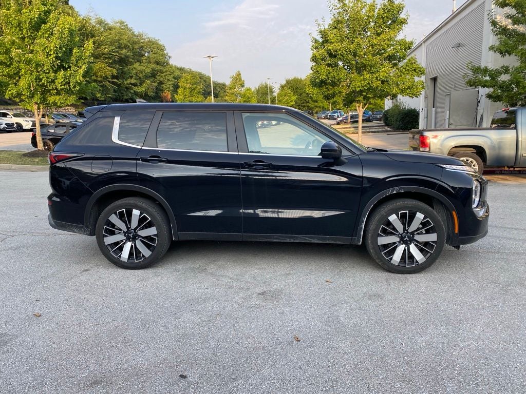 2025 Mitsubishi Outlander SE