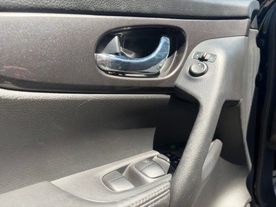 2018 Nissan Rogue SV CLEAN CARFAX LOW MILES
