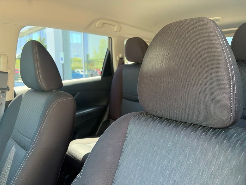 2018 Nissan Rogue SV CLEAN CARFAX LOW MILES