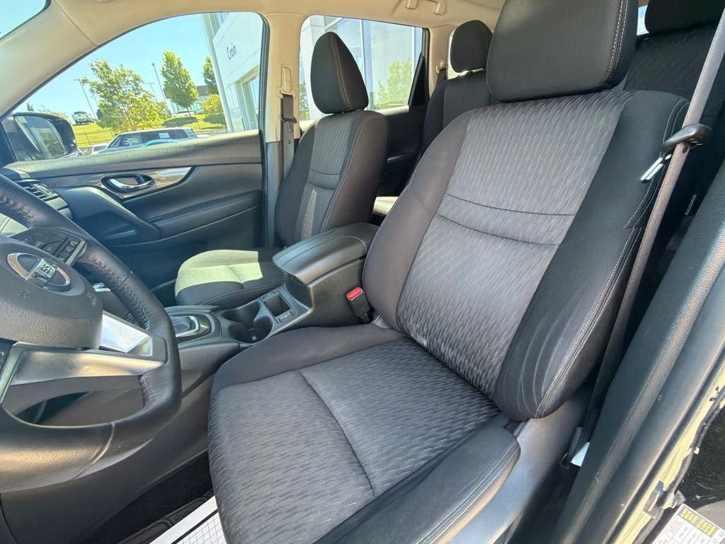 2018 Nissan Rogue SV CLEAN CARFAX LOW MILES