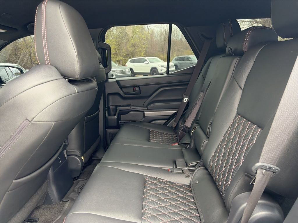 2025 Toyota 4Runner SR5 CLEAN 1 OWNER CARFAX 4WD AND CUSTOM LEATHER